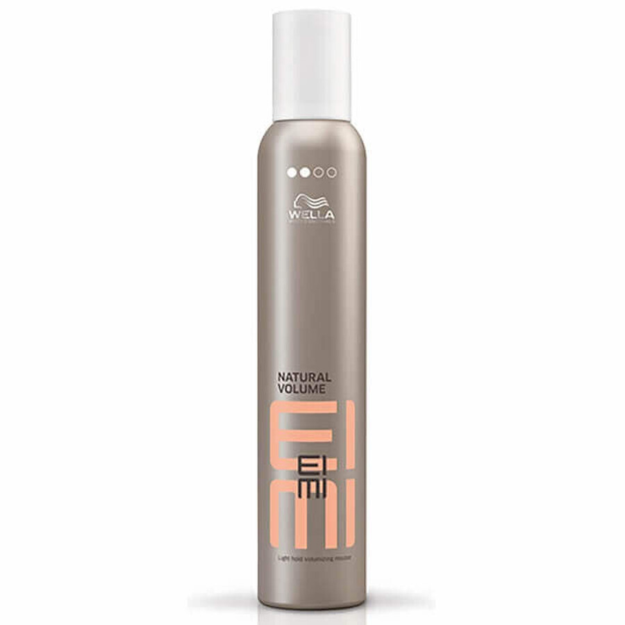 Schiuma per volume con fissaggio flessibile Eimi Natural Volume, 500 ml, Wella Professionals