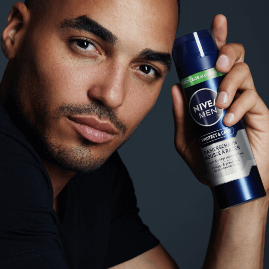 Nivea Men Tech Master Kit, Rasierschaum, 200 ml + Aftershave Balsam, 100 ml + 3-in-1 Duschgel, 250 ml + Antitranspirant Roll-on, 48h, 50 ml