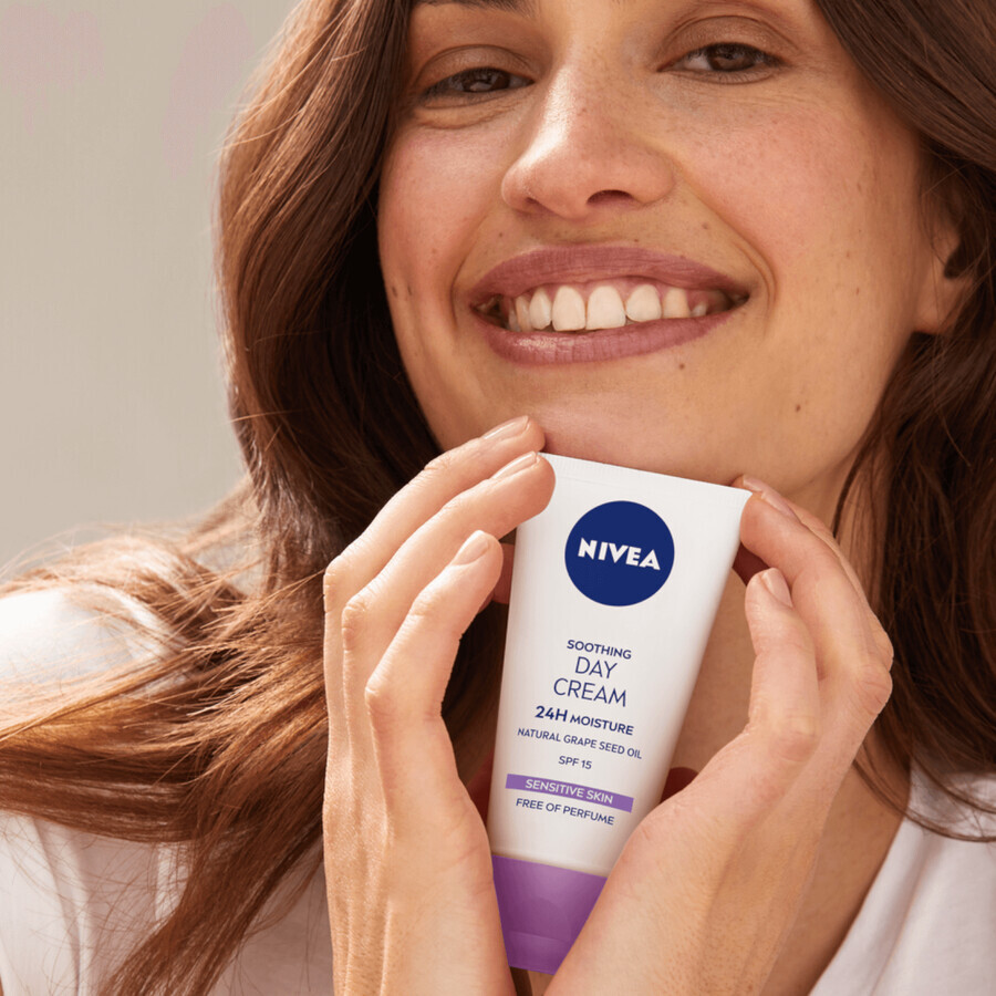 Nivea 24H Hydration, Soothing Day Cream, SPF 15, 50 ml