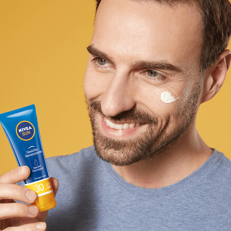 Nivea Sun, crema solare idratante per il viso con protezione alta, SPF 30, 50 ml